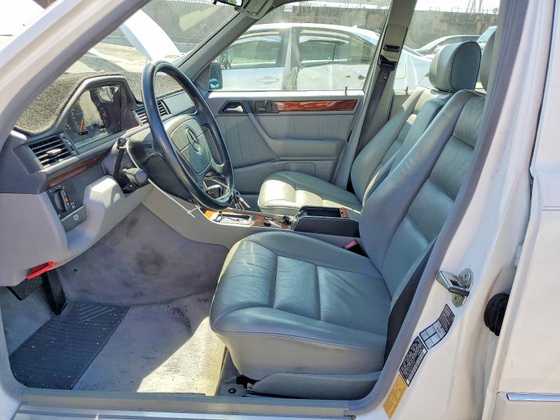 1995 Mercedes-benz E-class VIN WDBEA32EXSC271970 COPART salvage auction — SIDE, CA - DLR/DIS/EXP ONLY SALVAGE TITLE, sold $3,300 on 2026-07-31 (photo 7)