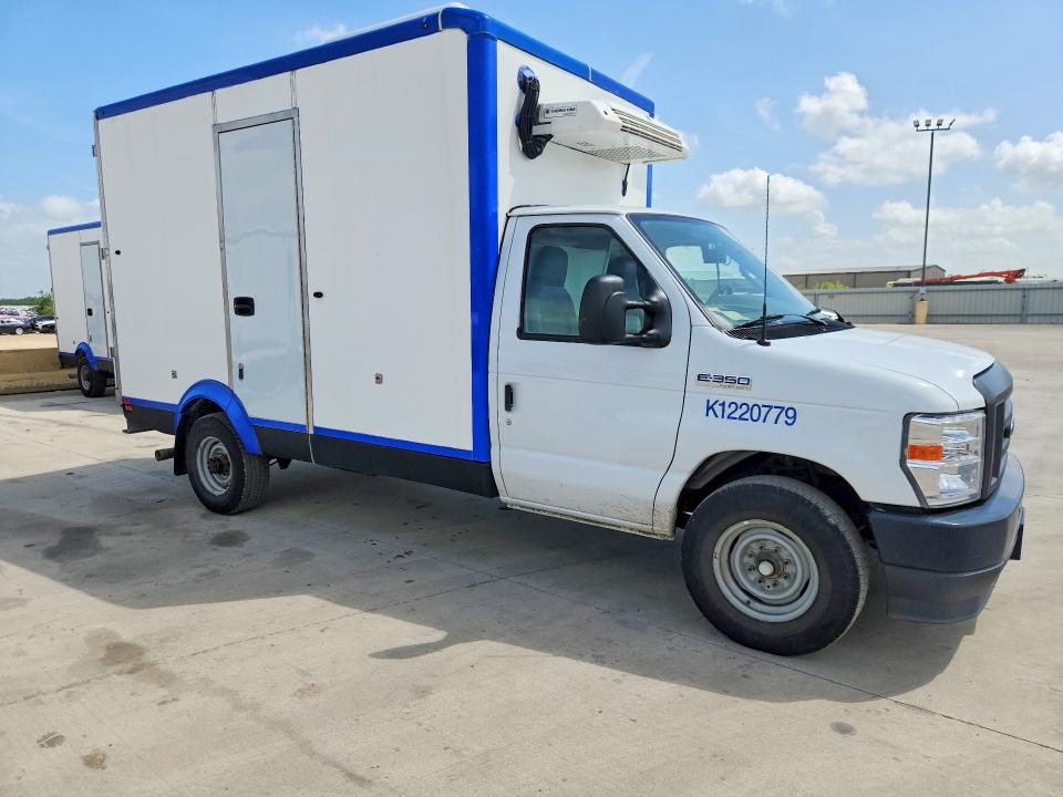 2023 Ford Econoline VIN 1FDWE3FK1PDD26510 COPART salvage auction — NORMAL WEAR, TX - CERTIFICATE OF TITLE, sold $11,500 on 2026-07-27 (photo 4)
