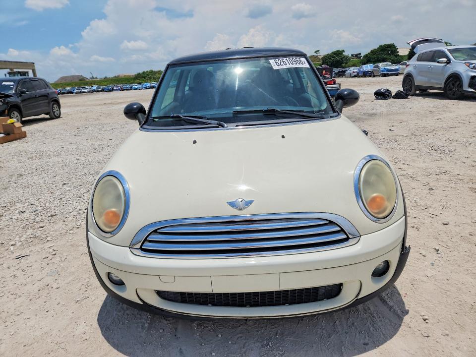 2008 Mini Cooper VIN WMWMF33578TT66280 COPART salvage auction — FRONT END, FL - CERTIFICATE OF TITLE (P), sold $275 on 2026-08-06 (photo 5)
