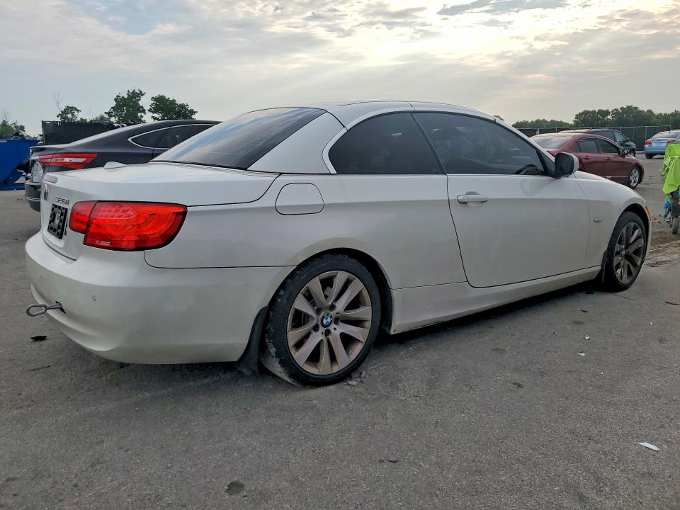 2011 BMW 3er VIN WBADW7C57BE728174 COPART salvage auction — MINOR DENT/SCRATCHES, Fl - Certificate Of Title, sold $550 on 2026-08-04 (photo 3)