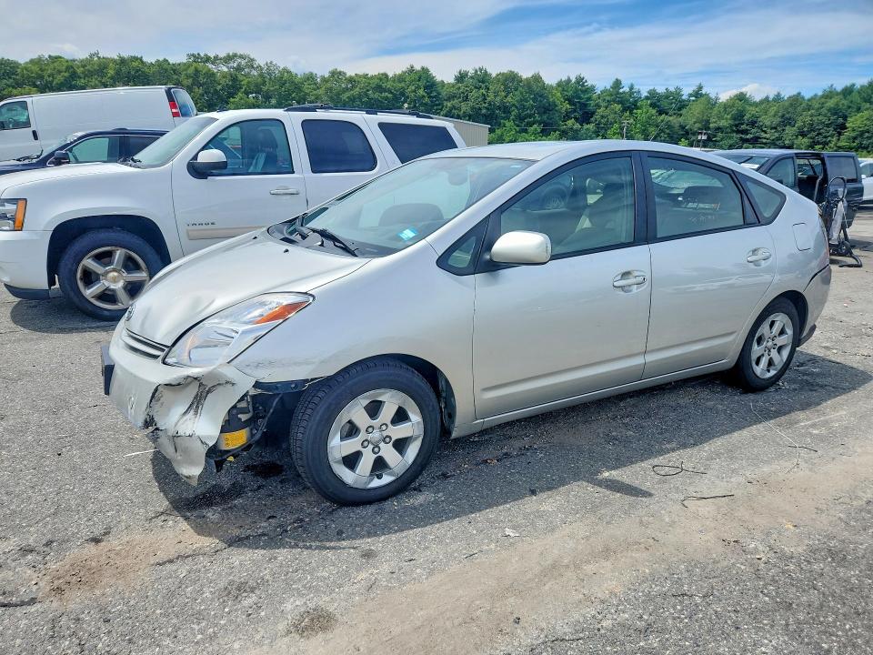 2004 Toyota Prius VIN JTDKB20U440074240 COPART salvage auction — FRONT END, CT - CERT OF TITLE-SALVAGE, sold $325 on 2026-07-21 (photo 1)