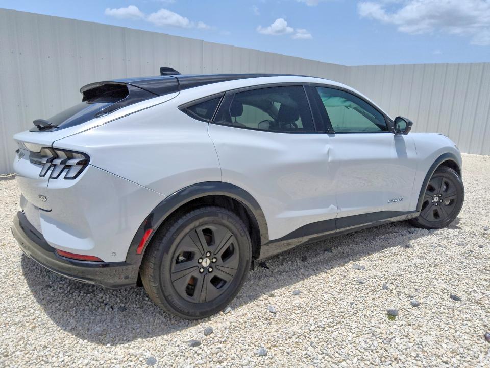 2021 Ford Mustang mach-e VIN 3FMTK2R72MMA08926 COPART salvage auction — REAR END, FL - CERTIFICATE OF TITLE, sold $3,200 on 2026-07-28 (photo 3)