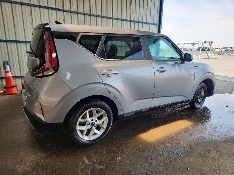 2023 Kia Soul VIN KNDJ23AU5P7881345 COPART salvage auction — MINOR DENT/SCRATCHES, CO - CERTIFICATE OF TITLE, sold $9,900 on 2026-07-24 (photo 3)