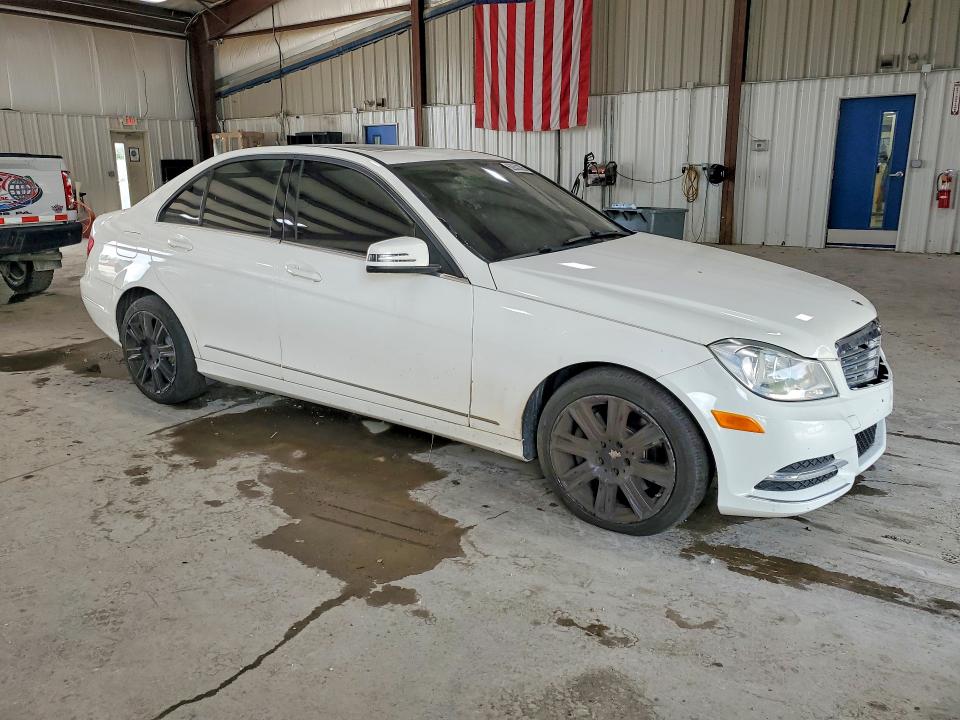 2013 Mercedes-benz C-klasse VIN WDDGF8AB0DA857789 COPART salvage auction — FRONT END, Pa - Cert Of Title, sold $525 on 2026-08-05 (photo 4)