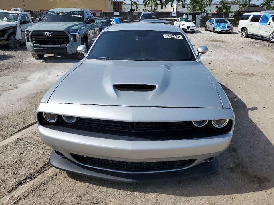 2022 Dodge Challenger VIN 2C3CDZFJ2NH156358 COPART salvage auction — MINOR DENT/SCRATCHES, FL - CERT OF TITLE W/SLVG HISTORY, sold $25,750 on 2026-07-29 (photo 5)