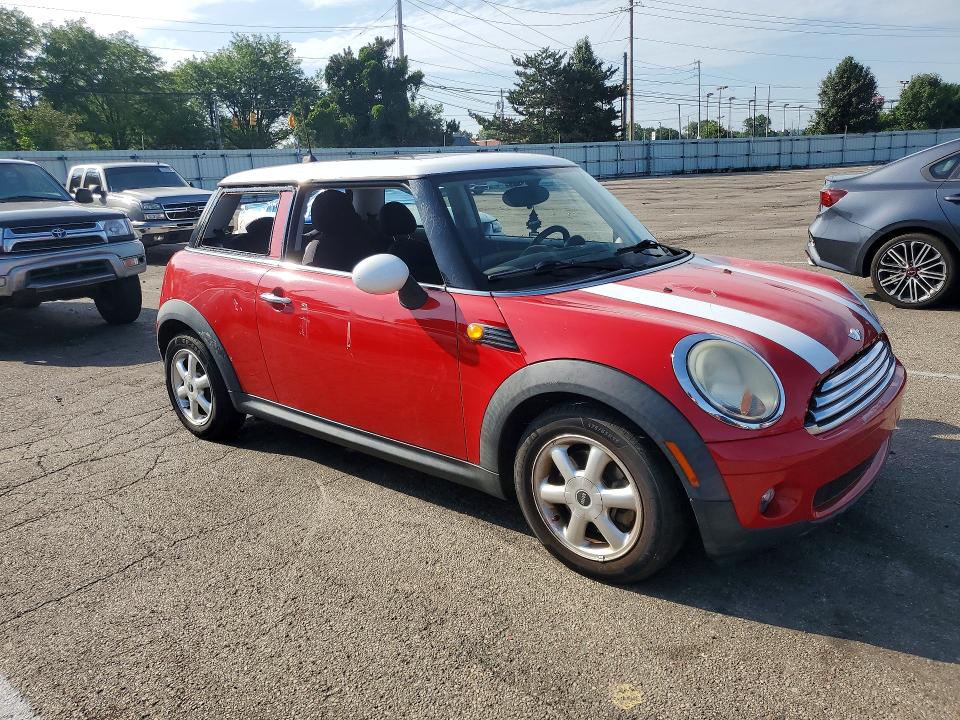 2007 Mini Cooper VIN WMWMF33557TT51758 COPART salvage auction — VANDALISM, Oh - Cert Of Title-Salvage, sold $250 on 2026-07-22 (photo 4)