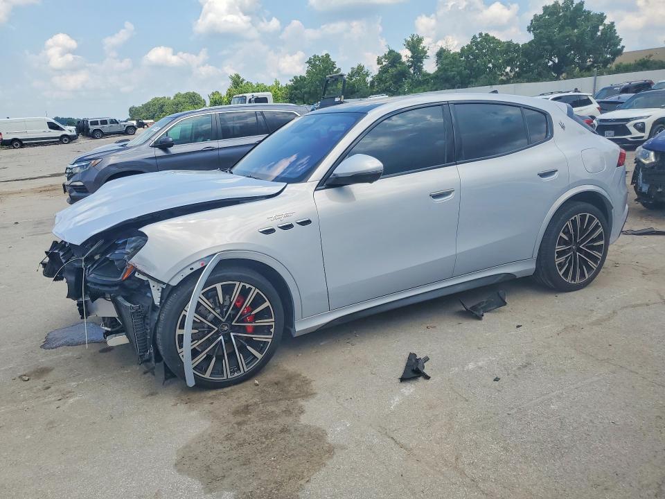 2023 Maserati Grecale VIN ZN682CVT6P7438264 COPART salvage auction — FRONT END, Mo - Salvage Certificate Of Title, sold $15,700 on 2026-07-28 (photo 1)