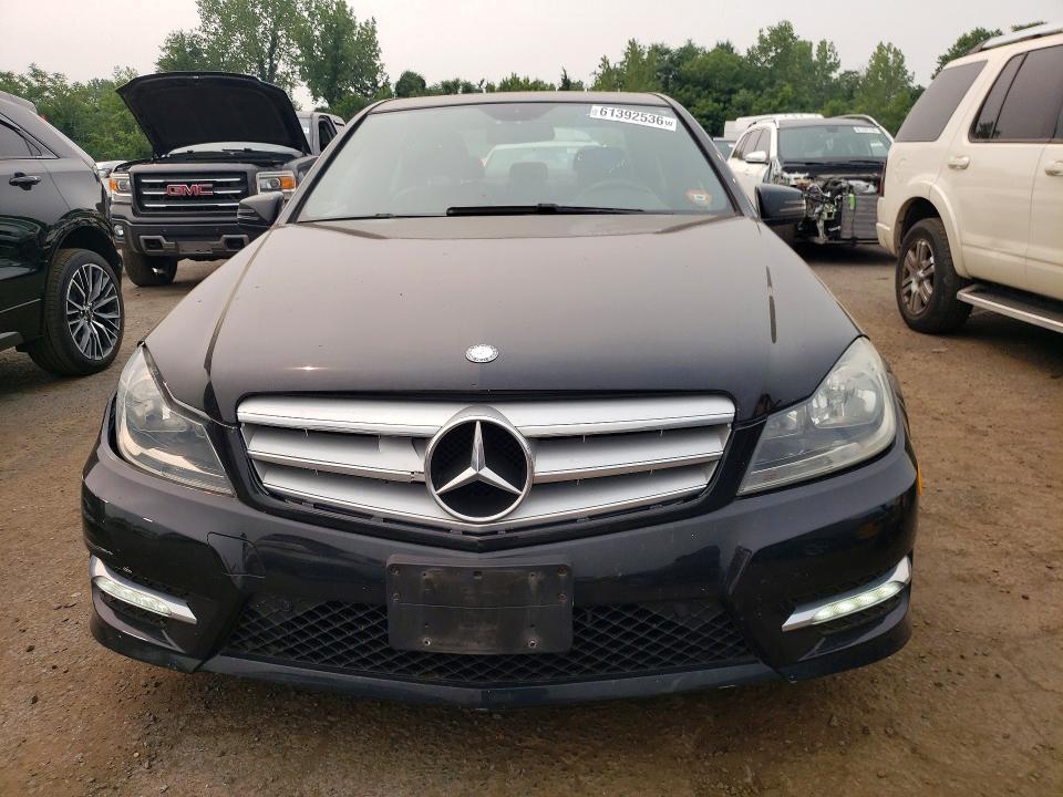 2013 Mercedes-benz C-klasse VIN WDDGF8AB8DR299661 COPART salvage auction — MINOR DENT/SCRATCHES, Ct - Certificate Of Title, sold $1,450 on 2026-07-28 (photo 5)