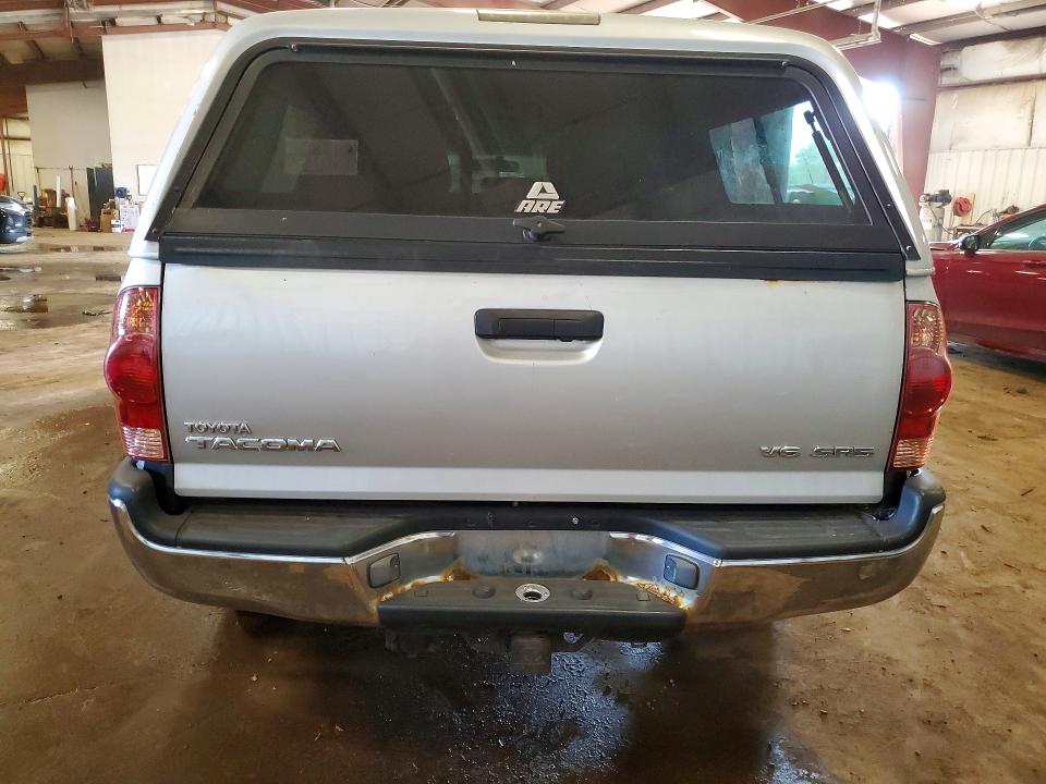 2005 Toyota Tacoma VIN 5TELU42N15Z096844 COPART salvage auction — MINOR DENT/SCRATCHES, MI - CERTIFICATE OF TITLE, sold $3,400 on 2026-07-17 (photo 6)