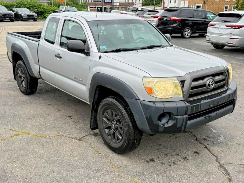 2010 Toyota Tacoma VIN 5TEUX4EN8AZ709981 COPART salvage auction — MINOR DENT/SCRATCHES, Mt - Certificate Of Title (P), sold $975 on 2026-07-22 (photo 4)