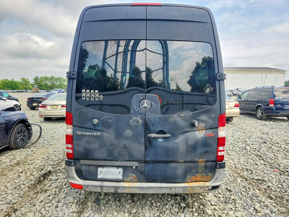 2010 Mercedes-benz Sprinter VIN WDZPE7CCXA5478817 COPART salvage auction — MINOR DENT/SCRATCHES, NJ - CERTIFICATE OF TITLE, sold $3,100 on 2026-07-27 (photo 6)