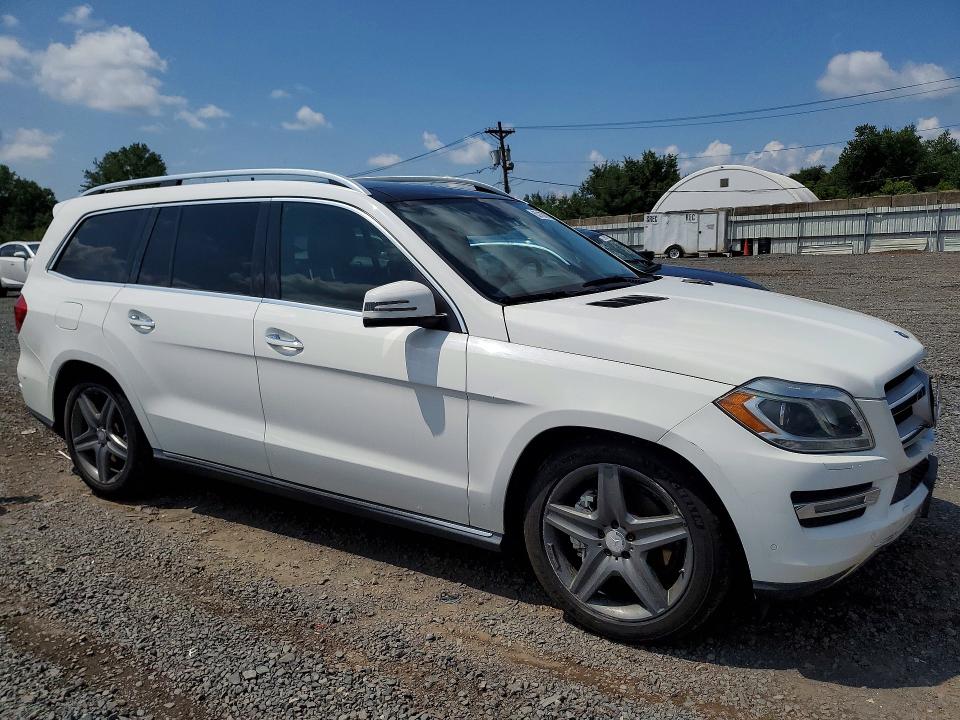 2014 Mercedes-benz Gl-class VIN 4JGDF7CE1EA325138 COPART salvage auction — MINOR DENT/SCRATCHES, Nj - Cert Of Title W/Salvage Histor, sold $8,900 on 2026-08-20 (photo 4)