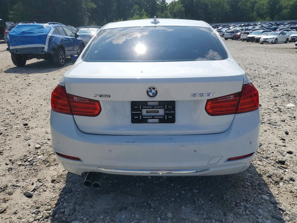 2015 BMW 3er VIN WBA3B5C5XFF959680 COPART salvage auction — FRONT END, Ma - Cert Of Title-Reconstrctd Coll, sold $375 on 2026-08-05 (photo 6)
