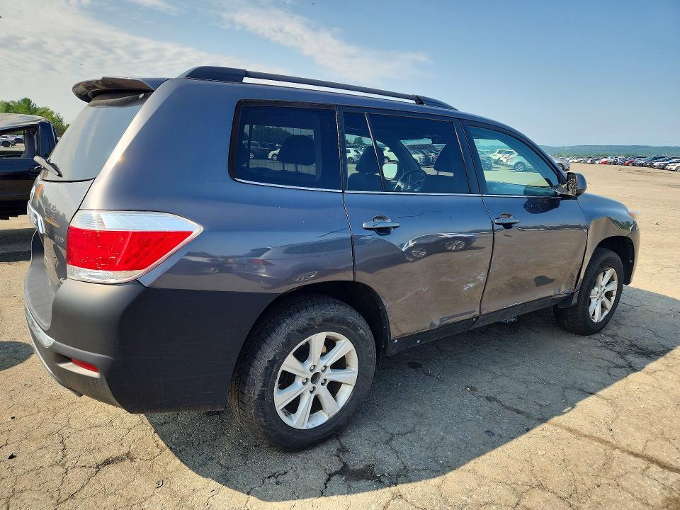 2013 Toyota Highlander VIN 5TDBK3EH6DS183488 COPART salvage auction — SIDE, Pa - Certificate Of Salvage, sold $2,000 on 2026-07-28 (photo 3)
