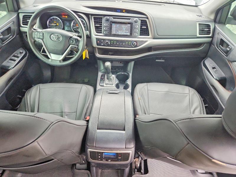 2015 Toyota Highlander VIN 5TDBKRFH5FS173961 COPART salvage auction — MINOR DENT/SCRATCHES, FL - CERT OF TITLE-REBUILT (P), sold $7,300 on 2026-07-23 (photo 8)