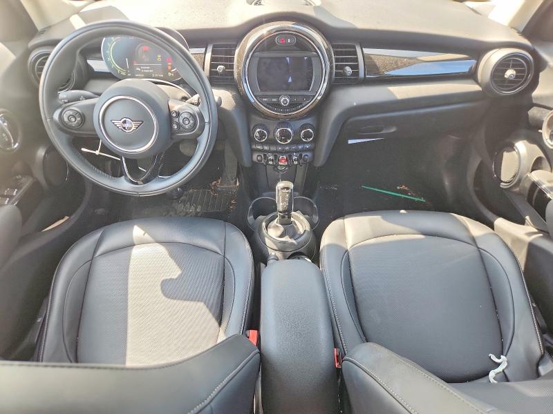 2021 Mini Cooper VIN WMWXU7C08M2P10021 COPART salvage auction — WATER/FLOOD, Il - Salvage Cert-Flood, sold $4,350 on 2026-09-08 (photo 8)