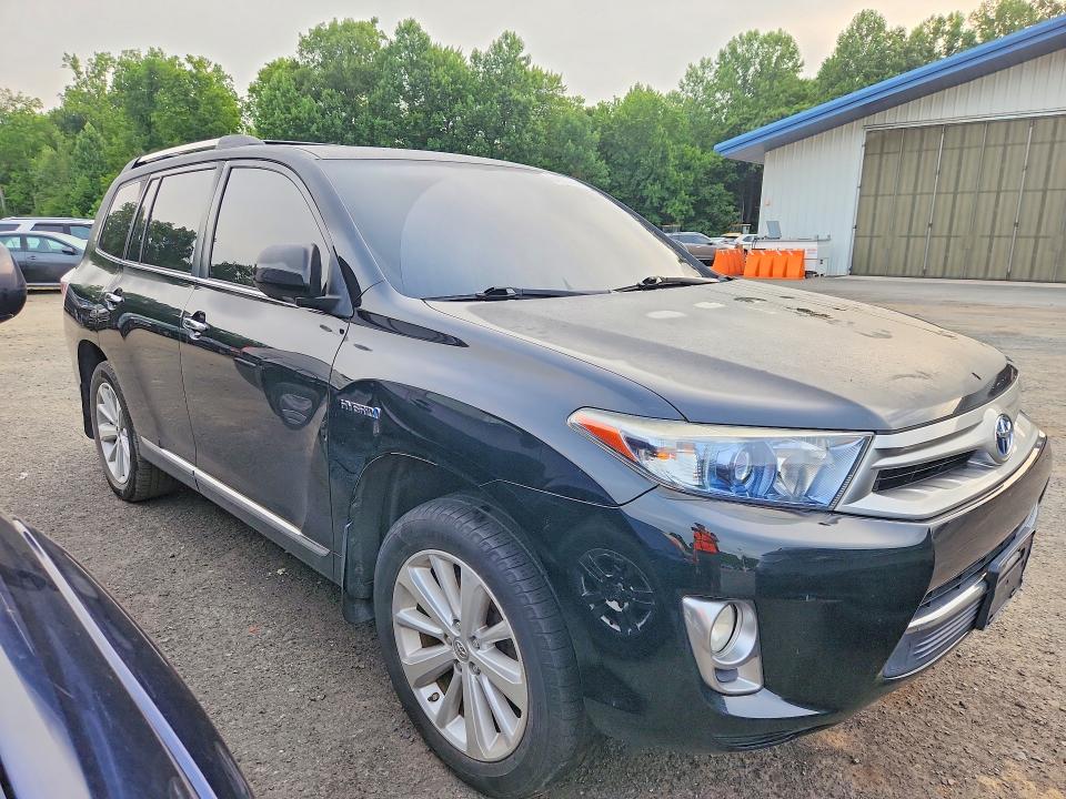 2013 Toyota Highlander VIN JTEDC3EH5D2014247 COPART salvage auction — MINOR DENT/SCRATCHES, Ct - Certificate Of Title, sold $3,850 on 2026-07-31 (photo 4)