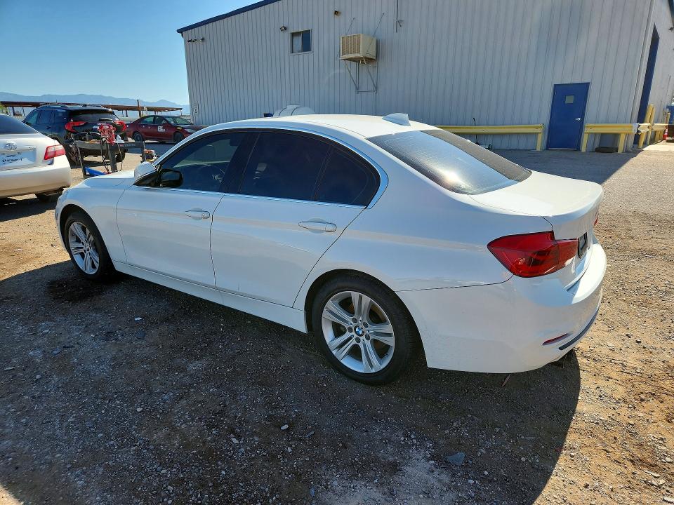2018 BMW 3er VIN WBA8B9C54JEE81464 COPART salvage auction — WATER/FLOOD, AZ - CERT OF TITLE - SALVAGE, sold $3,550 on 2026-08-21 (photo 2)
