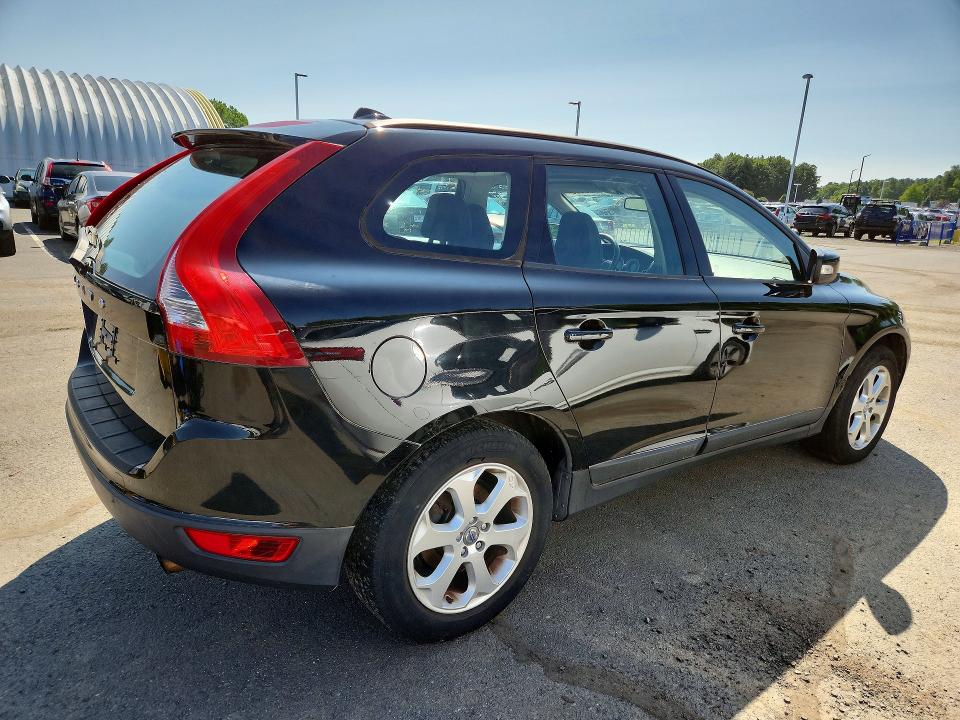 2013 Volvo Xc60 VIN YV4940DZ6D2452546 COPART salvage auction — MINOR DENT/SCRATCHES, CT - CERTIFICATE OF TITLE (P), sold $1,550 on 2026-07-27 (photo 3)