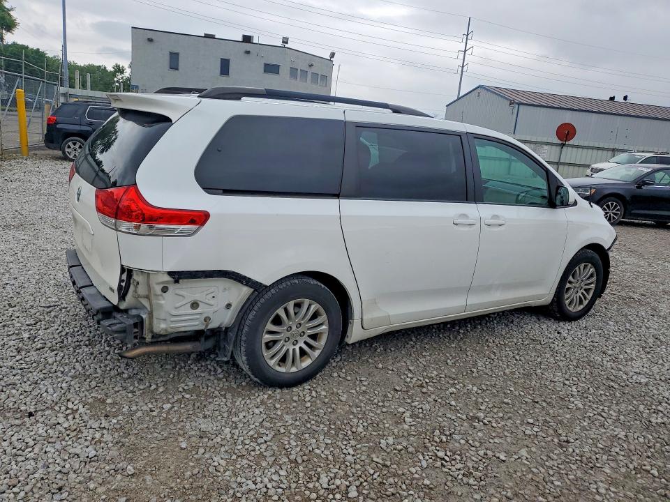 2014 Toyota Sienna VIN 5TDYK3DC3ES444268 COPART salvage auction — FRONT END, OH - CERT OF TITLE-SALVAGE, sold $750 on 2026-07-21 (photo 3)