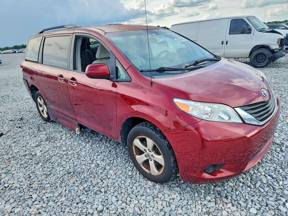2014 Toyota Sienna VIN 5TDKK3DCXES486104 COPART salvage auction — FRONT END, Fl - Certificate Of Title, sold $1,600 on 2026-07-31 (photo 4)