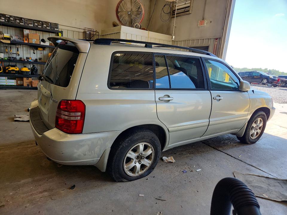2003 Toyota Highlander VIN JTEGF21A330104711 COPART salvage auction — REAR END, MO - CERT OF TITLE-PRIOR SALVAGE, sold $70 on 2026-07-28 (photo 3)