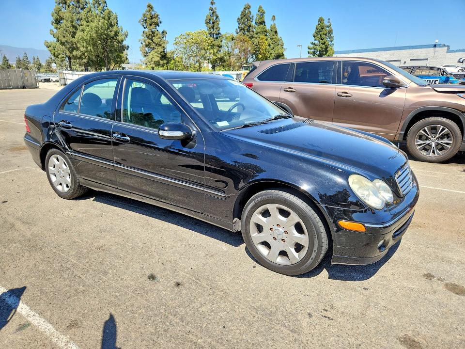 2006 Mercedes-benz C class VIN WDBRF56H26F736071 COPART salvage auction — NORMAL WEAR, CA - DIS/DLR/EXP ONLY CLEAN TITLE, sold $400 on 2026-08-04 (photo 4)
