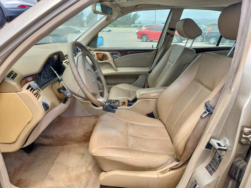 1999 Mercedes-benz E-class VIN WDBJF65H3XA900947 COPART salvage auction — MINOR DENT/SCRATCHES, Ca - Dis/Dlr/Exp Only Clean Title, sold $275 on 2026-07-17 (photo 7)