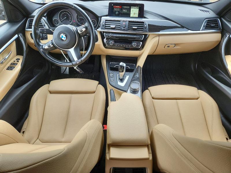 2018 BMW 3er VIN WBA8D9G55JNU70281 COPART salvage auction — NORMAL WEAR, AB - OOP - ACTIVE, sold $23,000 on 2026-07-29 (photo 8)