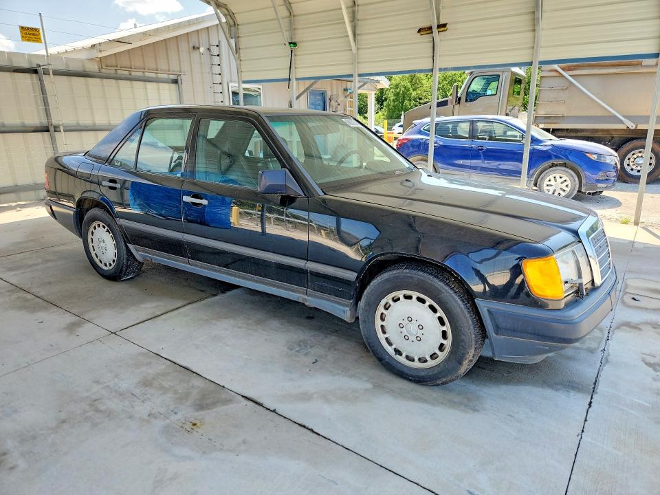 1987 Mercedes-benz 300 VIN WDBEA30DXHA402295 COPART salvage auction — HAIL, Ar - Cert Of Title-Salvage, sold $1,550 on 2026-07-27 (photo 4)