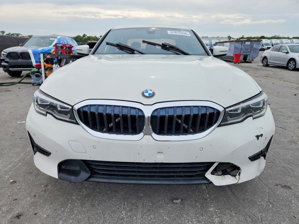 2019 BMW 3er VIN WBA5R1C55KAE82213 COPART salvage auction — REAR END, Fl - Certificate Of Title (P), sold $30 on 2026-07-30 (photo 5)