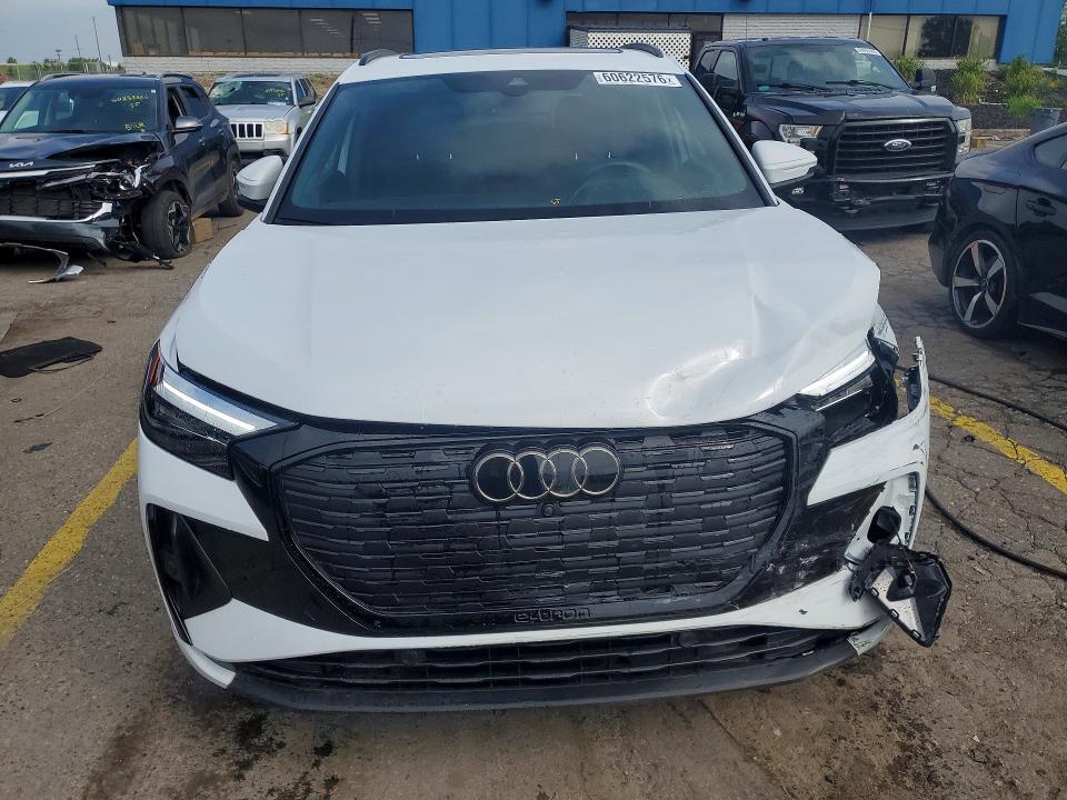 2024 Audi Q4 e-tron VIN WA1LUBFZ4RP054077 COPART salvage auction — FRONT END, Mi - Certificate Of Title, sold $15,300 on 2026-08-18 (photo 5)
