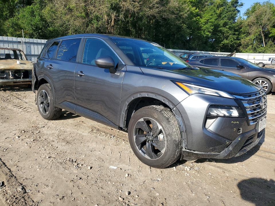 2025 Nissan Rogue VIN 5N1BT3BA5SC789038 COPART salvage auction — REAR END, TX - CERTIFICATE OF TITLE, sold $11,800 on 2026-07-27 (photo 4)