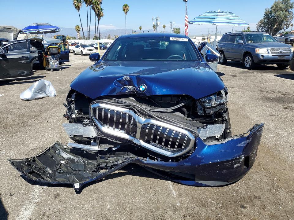 2024 BMW 5er VIN WBA63FJ07RCR92701 COPART salvage auction — FRONT END, Ca - Salvage Certificate, sold $250 on 2026-08-28 (photo 5)