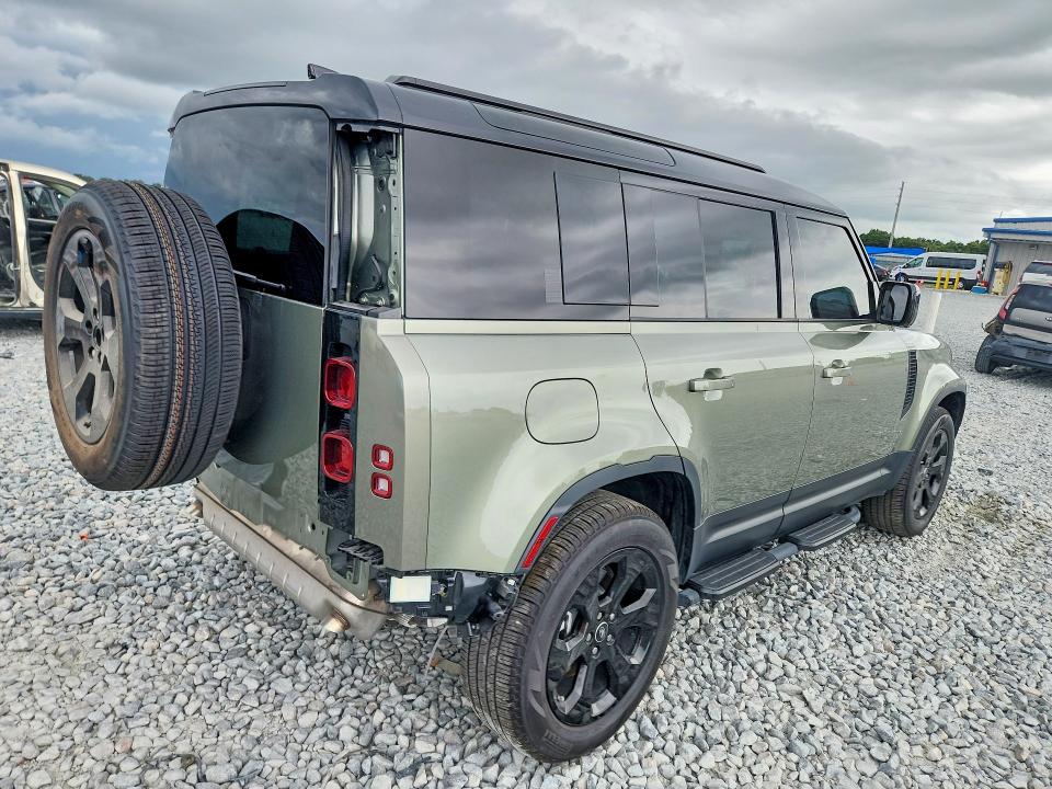 2025 Land rover Defender VIN SALEJ7EUXS2420419 COPART salvage auction — REAR END, Fl - Cert Of Title Slvg Rebuildable, sold $51,500 on 2026-07-31 (photo 3)