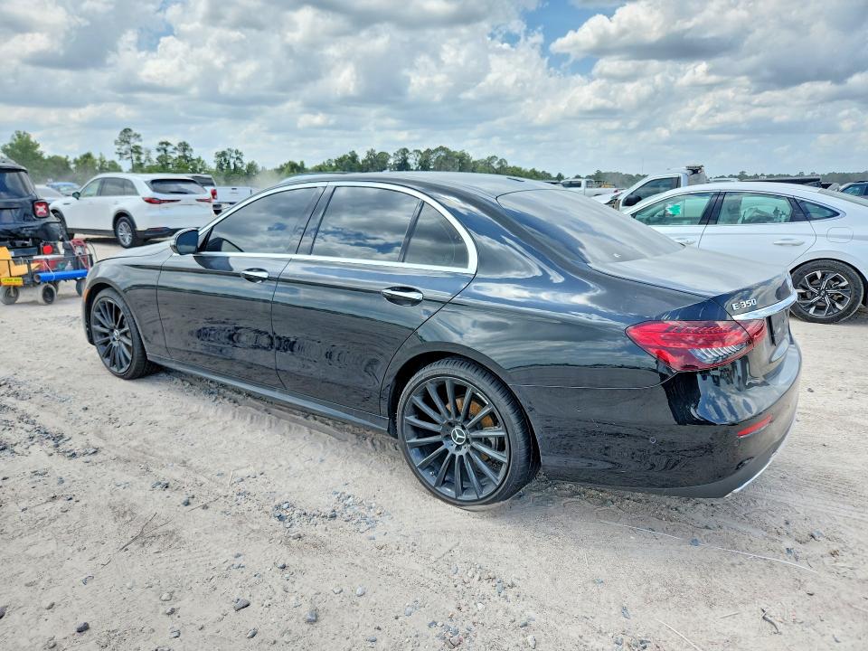 2022 Mercedes-benz E-klasse VIN W1KZF8DB7NB086232 COPART salvage auction — WATER/FLOOD, TX - SALVAGE TITLE-FLOOD DAMAGE, sold $8,500 on 2026-07-28 (photo 2)