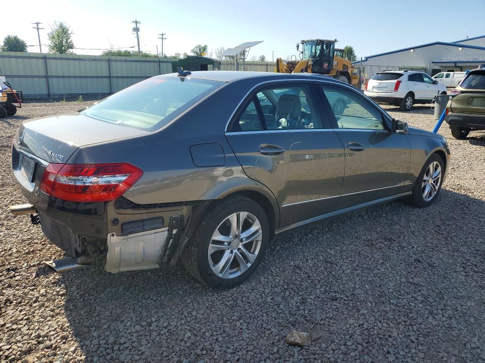 2011 Mercedes-benz E-class VIN WDDHF8HB6BA351682 COPART salvage auction — REAR END, NY - MV-907A SALVAGE CERTIFICATE, sold $475 on 2026-08-10 (photo 3)