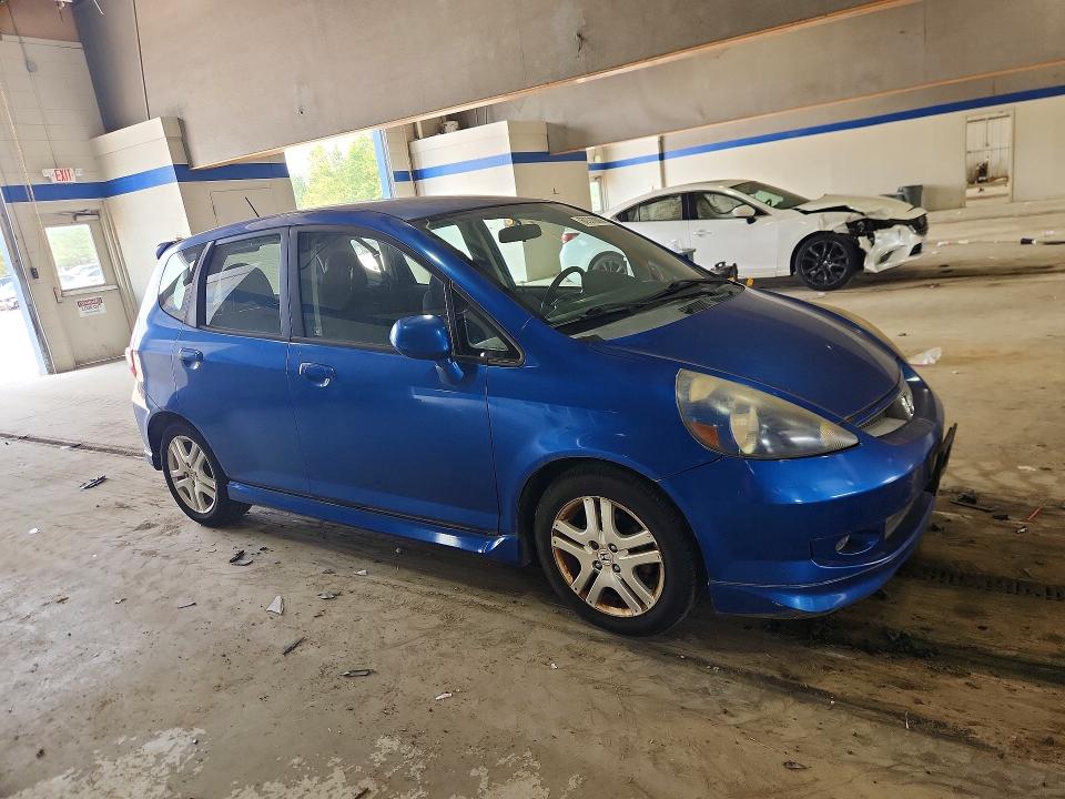 2007 Honda Fit VIN JHMGD38697S036814 COPART salvage auction — SIDE, VA - CERT OF TITLE - SALVAGE, sold $625 on 2026-07-24 (photo 4)