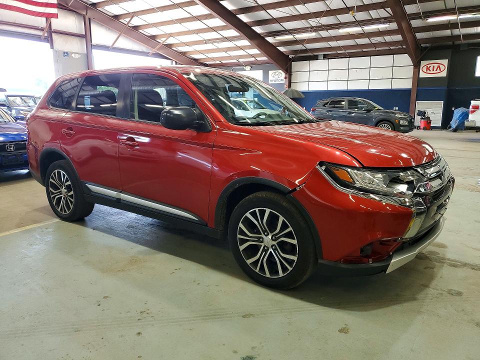 2018 Mitsubishi Outlander VIN JA4AZ3A30JZ041434 COPART salvage auction — MINOR DENT/SCRATCHES, Ct - Clean Title, sold $3,900 on 2026-07-14 (photo 4)