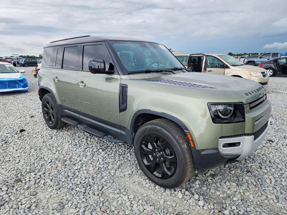 2025 Land rover Defender VIN SALEJ7EUXS2420419 COPART salvage auction — REAR END, Fl - Cert Of Title Slvg Rebuildable, sold $51,500 on 2026-07-31 (photo 4)