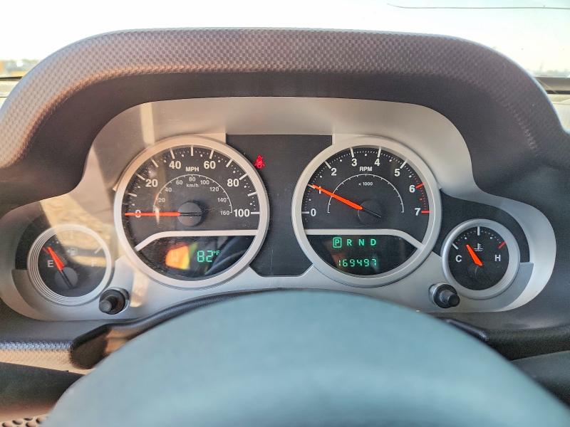 2008 Jeep Wrangler unlimited VIN 1J8GA69158L556043 COPART salvage auction — HAIL, CO - DIS/DLR/EXP ONLY CLEAN TITLE, sold $2,650 on 2026-07-31 (photo 9)