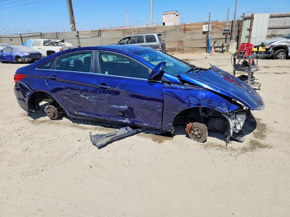2014 Hyundai Sonata VIN 5NPEB4AC8EH825648 COPART salvage auction — STRIPPED, Ca - Salvage Certificate, sold $175 on 2026-07-30 (photo 4)