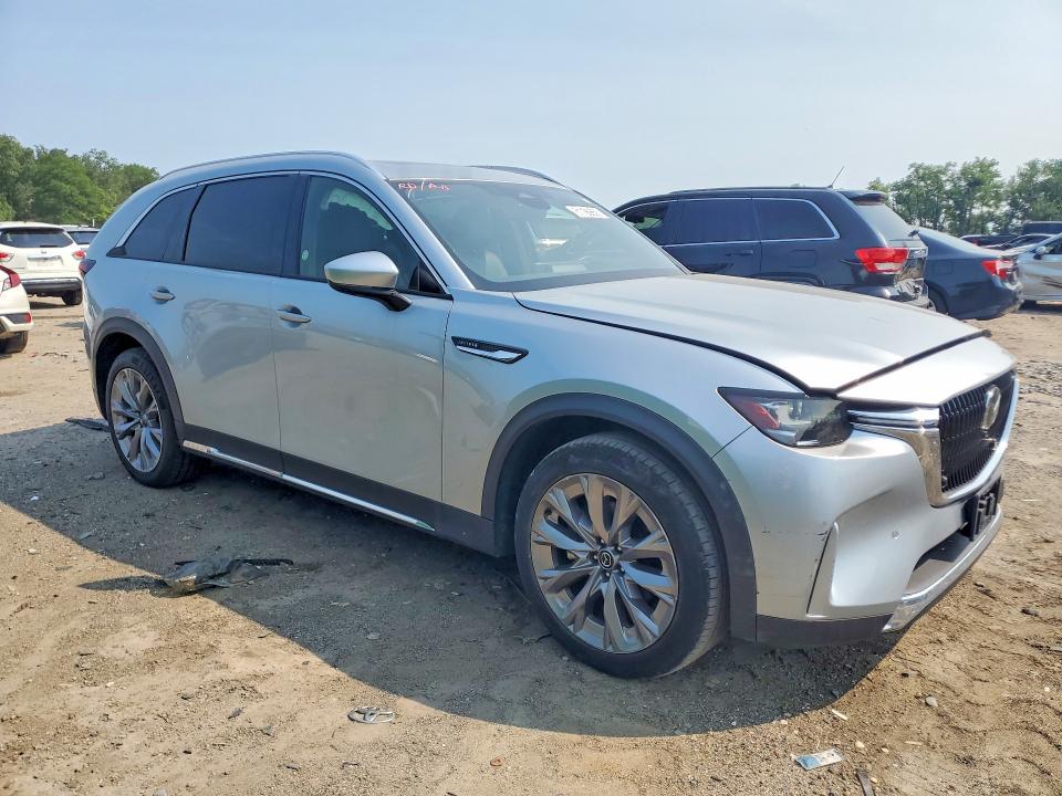 2025 Mazda Cx-90 VIN JM3KKEHD2S1223930 COPART salvage auction — MINOR DENT/SCRATCHES, TX - NONREPAIRABLE TITLE (P), sold $17,400 on 2026-07-30 (photo 4)