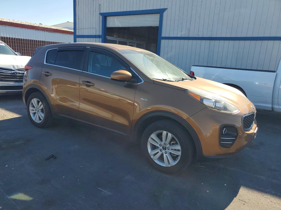 2017 Kia Sportage VIN KNDPMCAC6H7164465 COPART salvage auction — MINOR DENT/SCRATCHES, Ca - Certificate Of Title, sold $150 on 2026-07-29 (photo 4)
