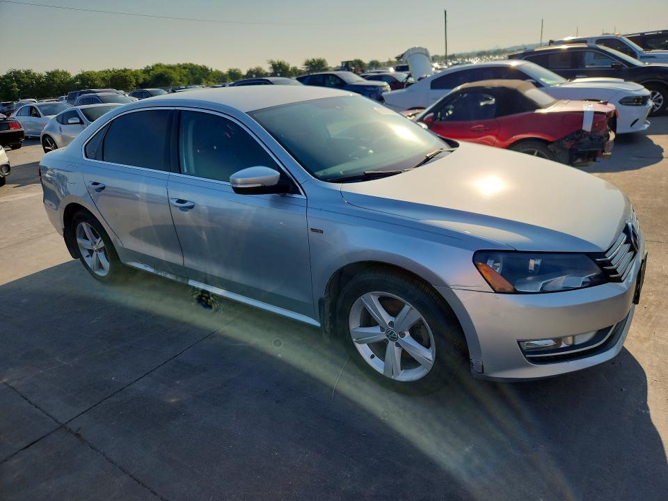 2015 Volkswagen Passat VIN 1VWAS7A35FC120140 COPART salvage auction — REAR END, Tx - Certificate Of Title, sold $900 on 2026-08-02 (photo 4)