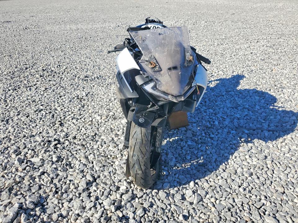 2026 Cf moto 675ss VIN LCEPEVLP4T6000770 COPART salvage auction — SIDE, NV - SALVAGE TITLE, sold $600 on 2026-09-03 (photo 2)