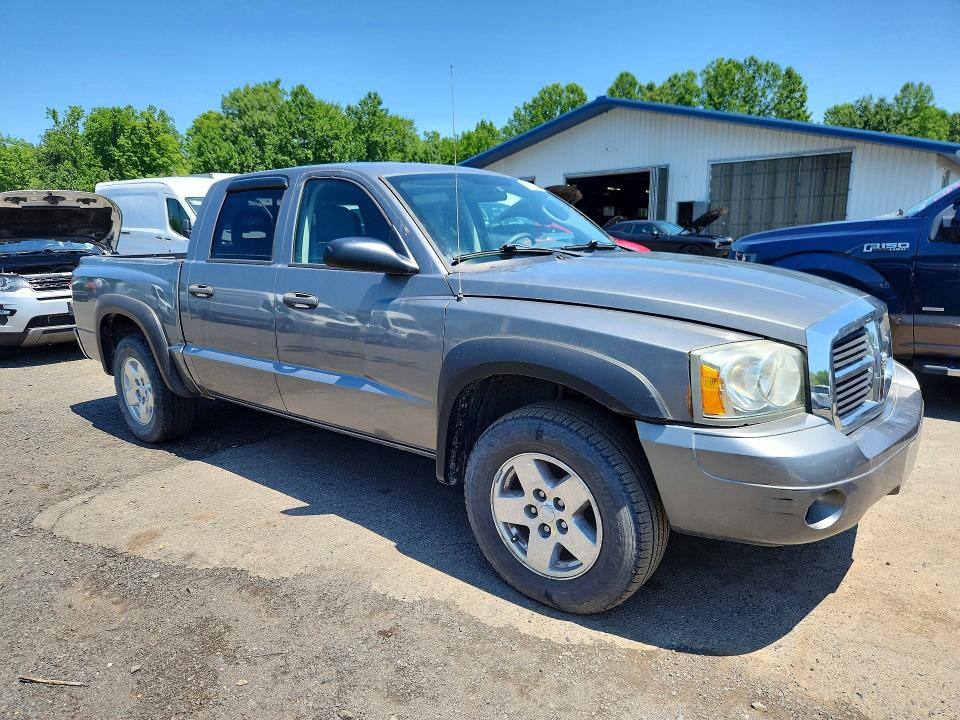 2006 Dodge Dakota VIN 1D7HE48N86S512989 COPART salvage auction — MINOR DENT/SCRATCHES, Vt - Certificate Of Title, sold $475 on 2026-07-09 (photo 4)
