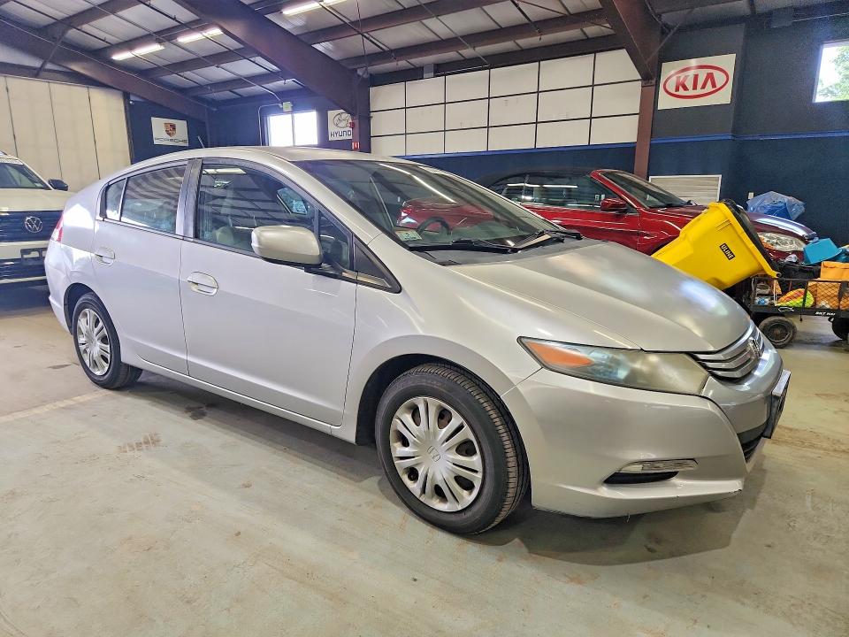 2010 Honda Insight VIN JHMZE2H58AS009795 COPART salvage auction — FRONT END, MA - CERT OF TITLE-SALVAGE, sold $450 on 2026-07-16 (photo 4)