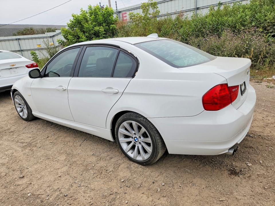 2011 BMW 3 series VIN WBAPH7C57BE850556 COPART salvage auction — MECHANICAL, MI - DEALER ONLY CLEAN TITLE, sold $425 on 2026-07-22 (photo 2)