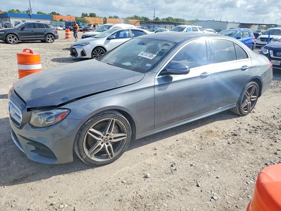 2018 Mercedes-benz E-klasse VIN WDDZF6GB6JA434831 COPART salvage auction — MINOR DENT/SCRATCHES, Tx - Certificate Of Title, sold $8,900 on 2026-08-12 (photo 1)